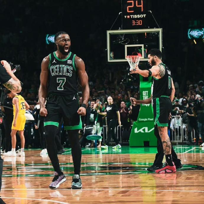 包含赛前NBA季后赛传出新动向；波士顿凯尔特人造点机会；管理层表态——更衣室稳定；医务组通报恢复的词条